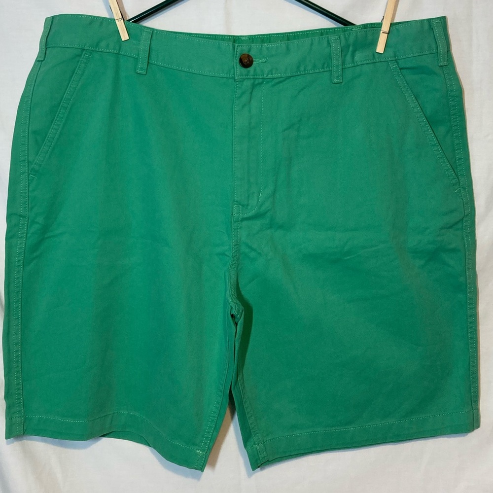 Men's Casual Shorts Size 42 New without tags